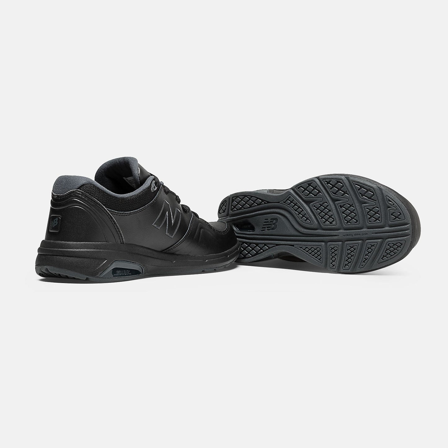 813 | New Balance Shoes Black - Women