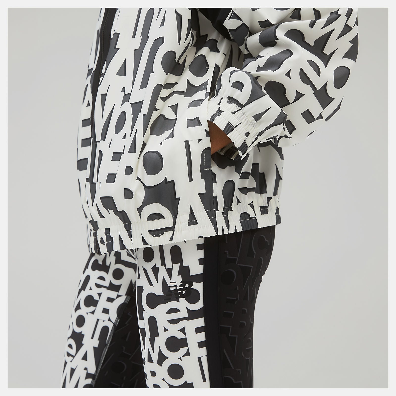 Relentless Printed Woven Jacket | New Balance Clothing White - Women
