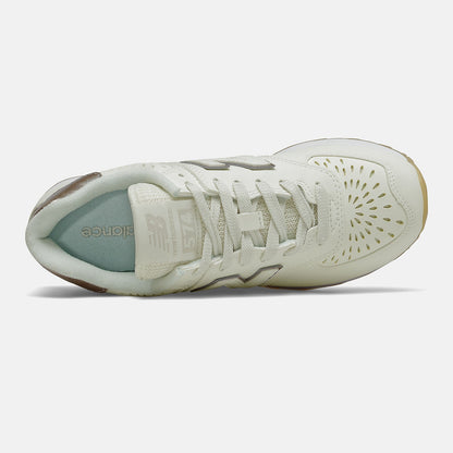 574 | New Balance Shoes Sea Salt/Light Gold Metallic - Women