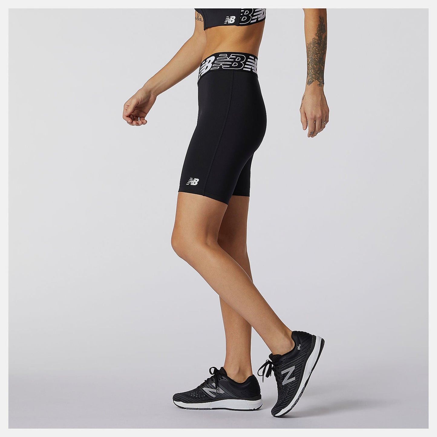 Relentless 8 inch Fitted Short | New Balance Clothing Black - Women