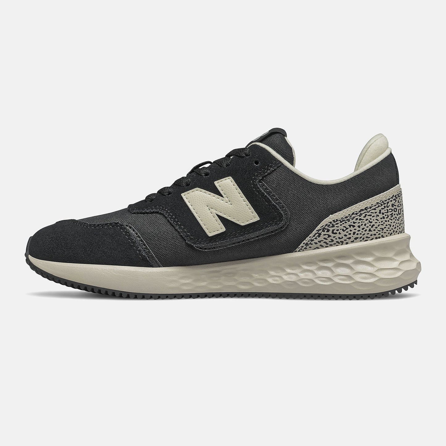 X-70 | New Balance Shoes Black/Munsell White - Women