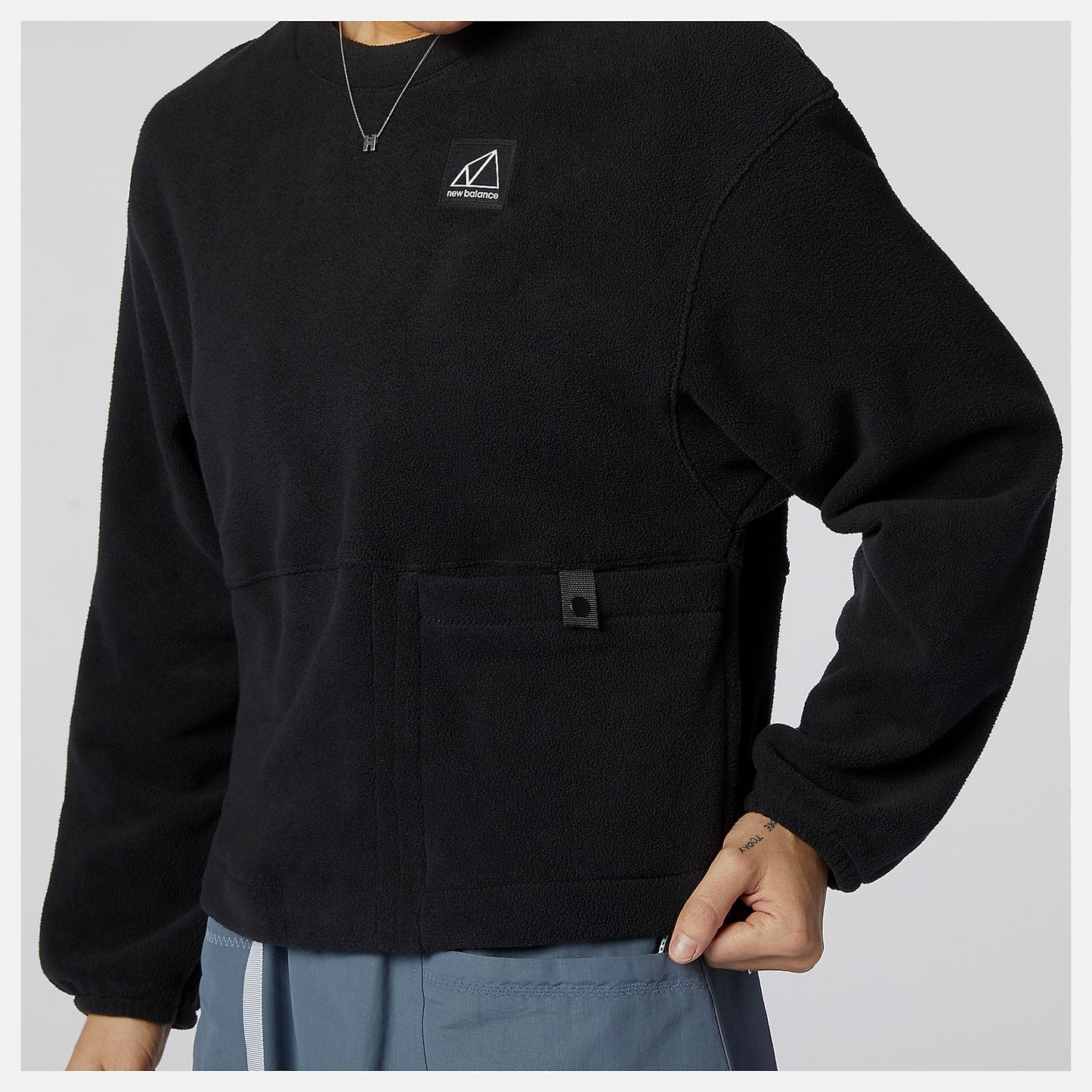 NB All Terrain Pocket Crew Fleece | New Balance Clothing Black - Women