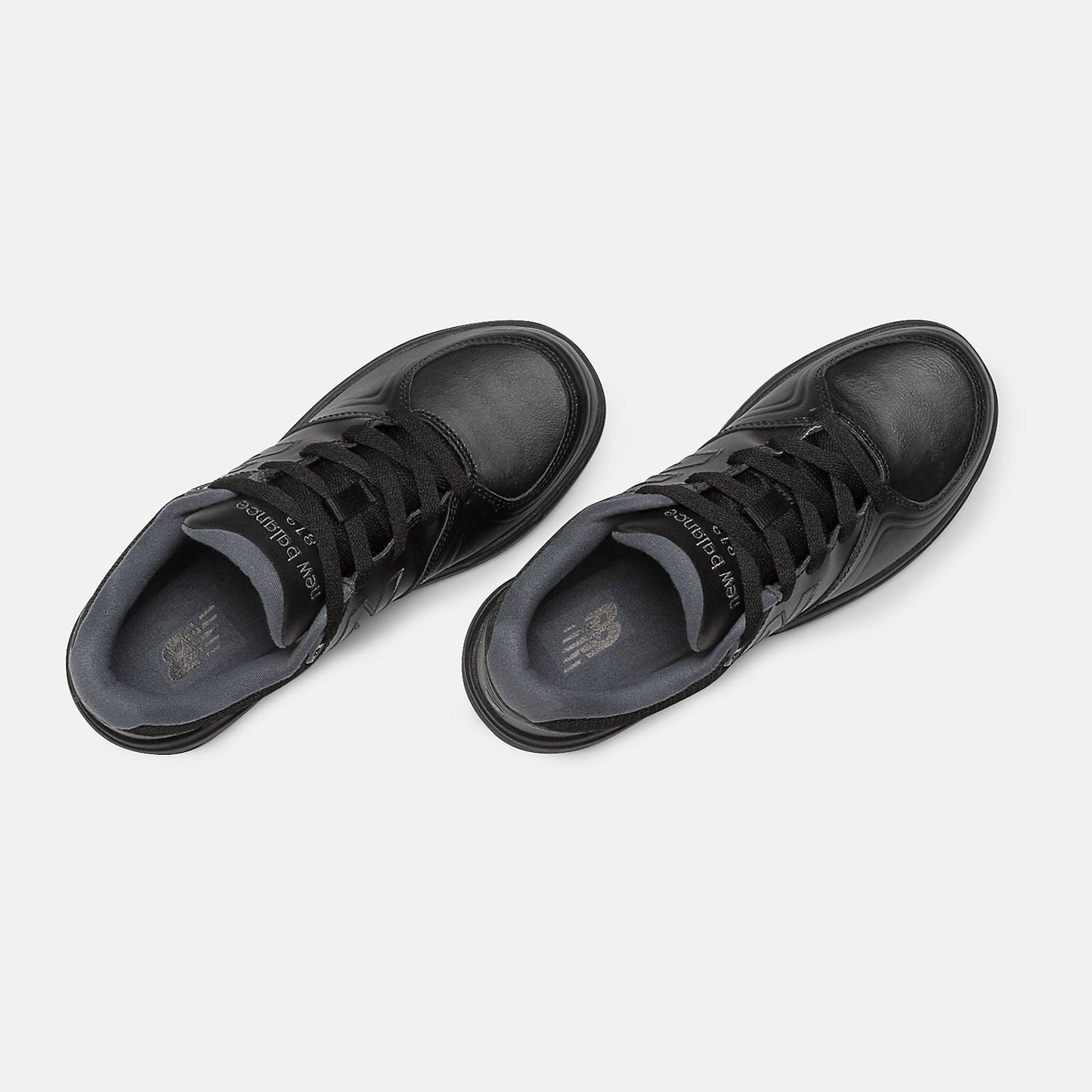 813 | New Balance Shoes Black - Women