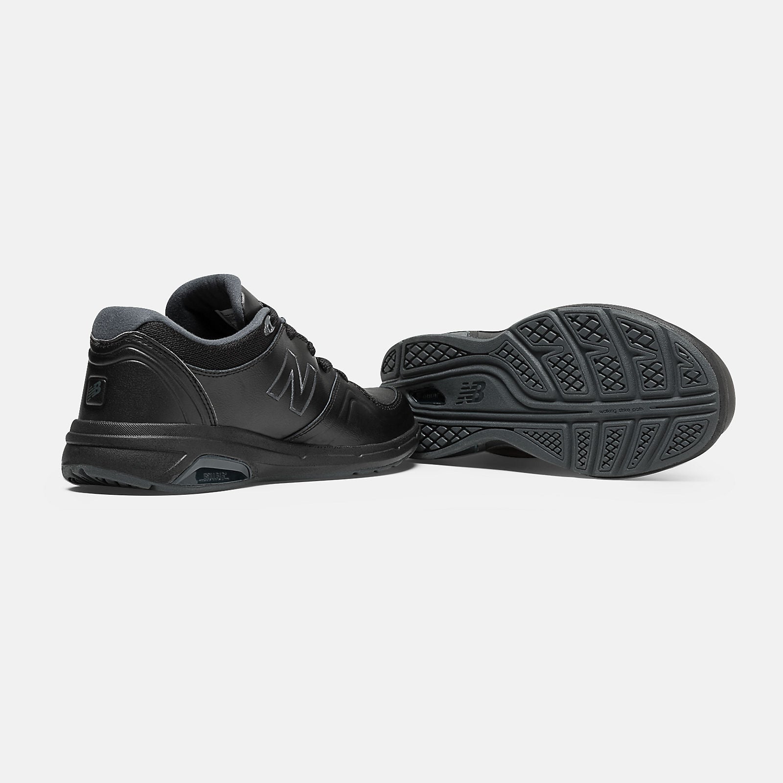 813 | New Balance Shoes Black - Women
